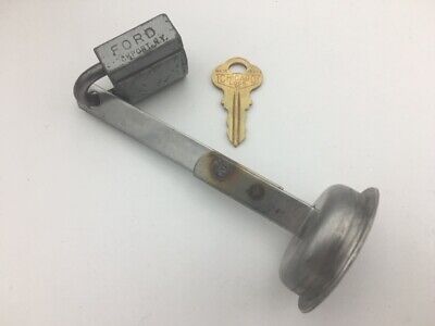 Antique Ford Gumball Vending Lock Bar with Padlock Original LOCKPORT NY with key
