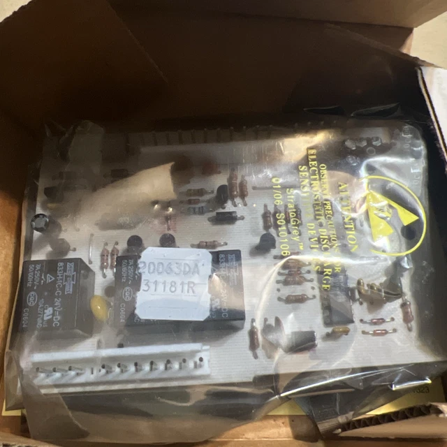 Genie 34514R Control Logic Circuit Board – Replacement For Genie Chain Drive Openers