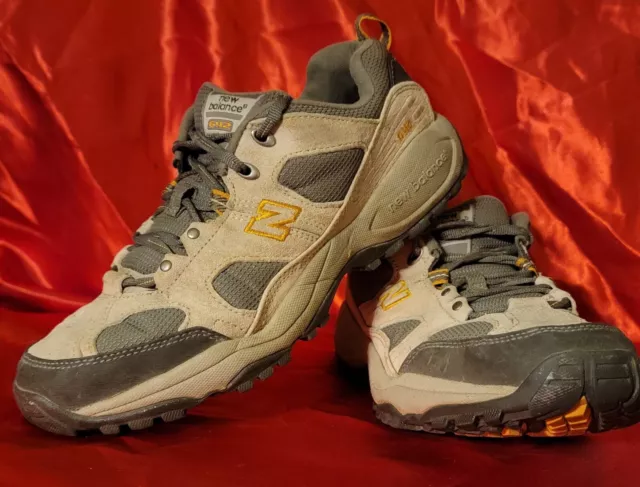 NEW BALANCE 520 Beige Tan Grey Suede Trainers Size UK 5 WL520BS