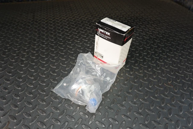 Ametek P1535 Gauge 160 PSI & BAR 2" Face CBM Connector NEW