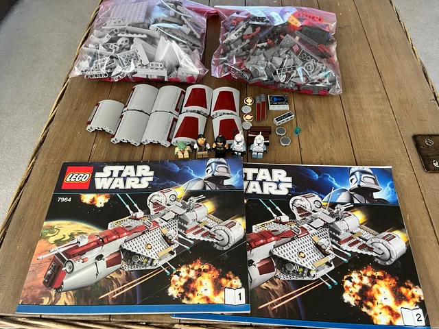 LEGO STAR WARS 7964 Republic Frigate (Complete With Figures ...