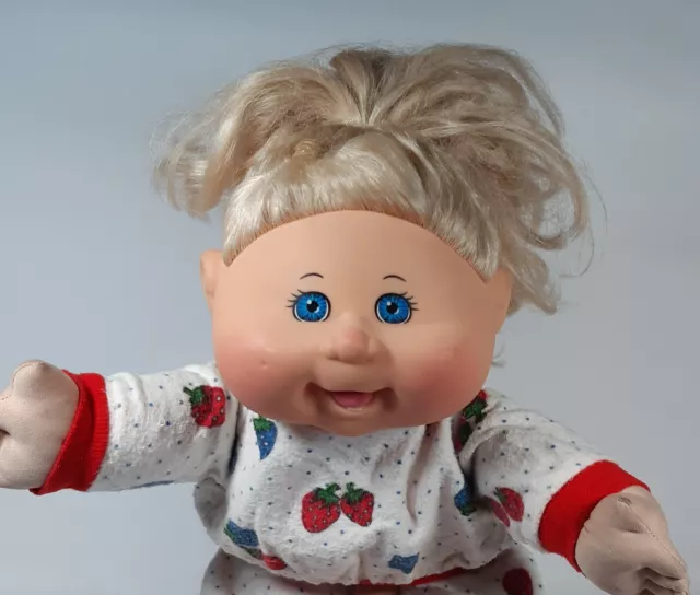 Cabbage Patch Kids Doll Dressed Blonde Blue Eyes Signature CPK OAA WCT