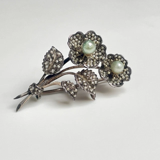 Broche Bouquet De Fleurs Rétro En Dentelle Avec Perles Nacrées - Couleur Or