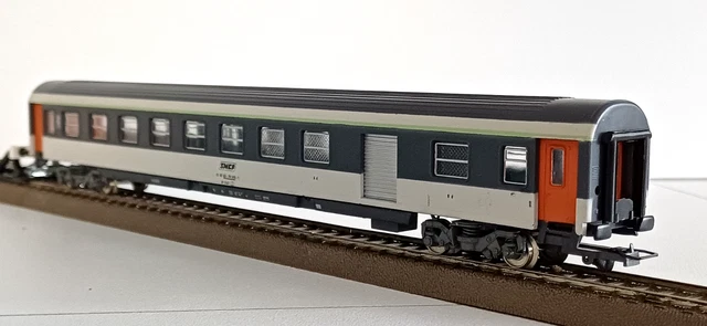 Roco HO - Voiture Voyageurs 1ère Classe Corail 910-6 - Réf 45381.1