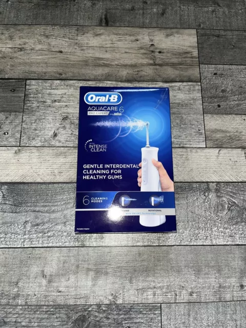 Hilo de agua oral inalámbrico Oral-B AquaCare 6 Pro con tecnología Oxyjet - blanco