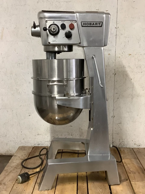 Mixer Hobart D300DT 30qt with whisk and riser 3ph 200v Tested
