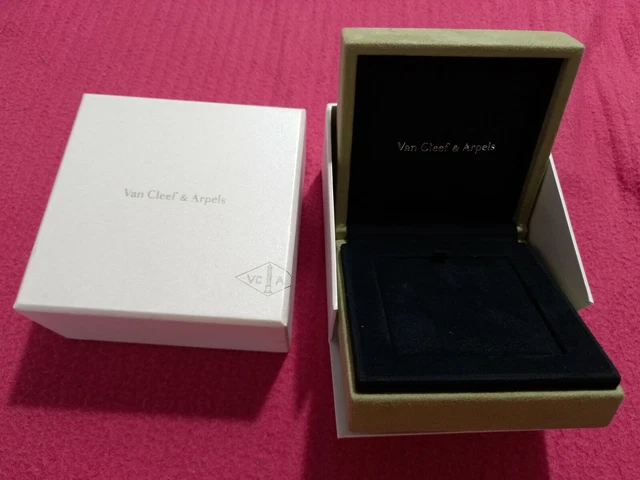 Boîte / écrin Boucheron Pour Collier - Violet - Occasion - Pour Rangement Ou Cadeau