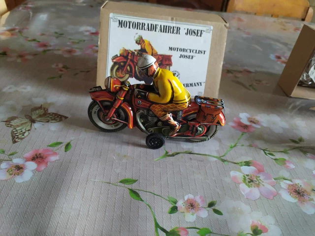 Jouet ancien tole garage KDN made in Germany cf Niedermeier CIJ Depreux