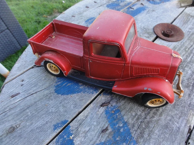 Solido - 1:18 - Camion Publicitaire Ford Pneus Dunlop Réf