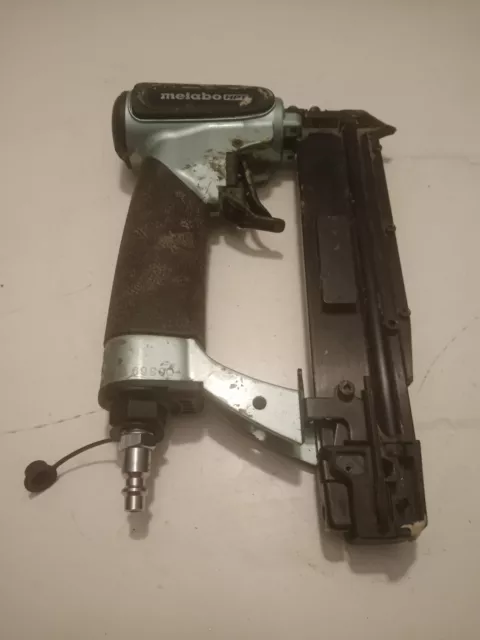 Metabo HPT Finish Nailer, 15 Gauge, Pneumatic, Angled, Finish Nails - Best Backy