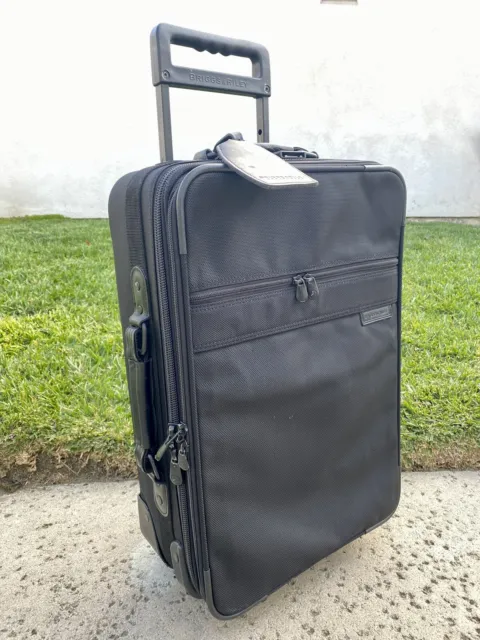 Briggs & Riley Travelware Rolling Wheeled Luggage Suitcase With Garment Center