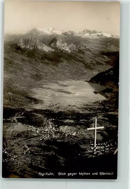 10282310 - Rigi Kulm Blick gegen Mythen und Glaernisch Gipfelkreuz