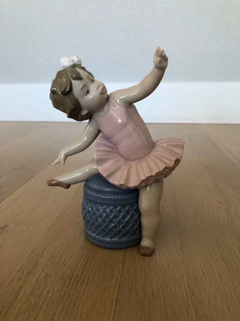 【値下げ】リヤドロ　LLADRO LITTLE BALLET GIRL 5105 LLADRO #5105 LITTLE Ballet Girl Ballerina Figurine Pink Hand