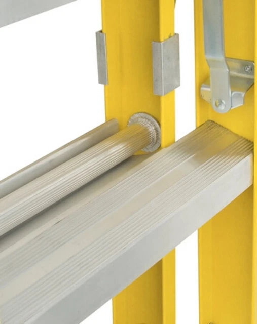 Louisville Step-to-Straight Step Rung Lock F4679