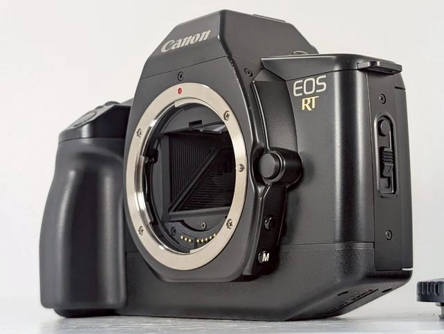 キャノンEOS RT 1200px-Canon_EOS_RT_front.jpg