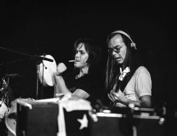JEFF SKUNK BAXTER And Denny Dias Of Steely Dan Perform 1974 OLD MUSIC