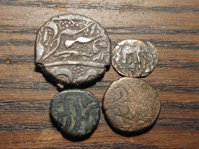 Vintage Medieval Islamic Copper/Bronze/Silver Arabic/Ottoman Coins - 16.69 Gr.