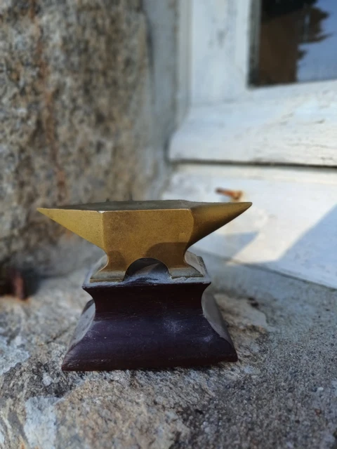 Petite Enclume De Bijoutier En Déco - Art Populaire