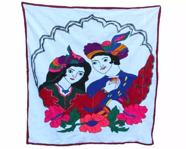 Uzbek Very Beautiful Handmade Embroidery – Small Suzani Pano