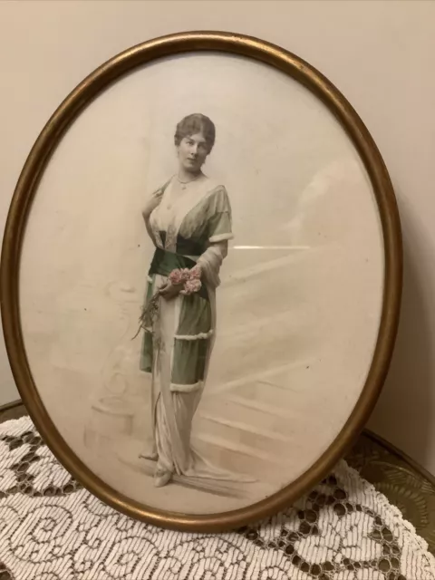Early 20th Century Edwardian Lady Colourised Photo Picture In Oval Wooden Frame