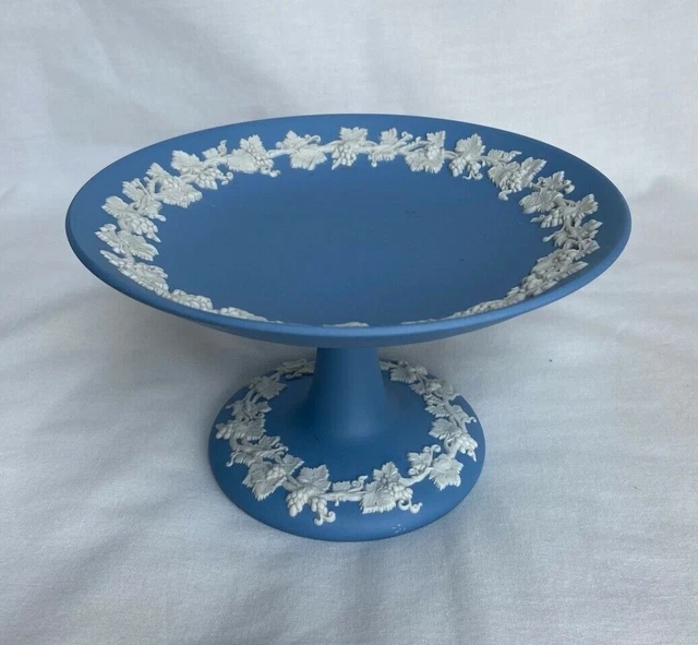 VINTAGE WEDGWOOD BLUE Jasperware Grapevine Compote Pedestal Candy Dish