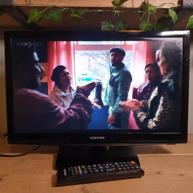 Samsung 19" TV UE19H4000AW with Remote and Stand LED Monitor Tested Working