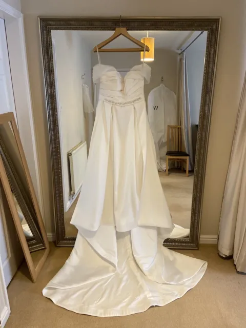 https://www.picclickimg.com/gl0AAOSwGvtlmHw4/Wed2B-Ravenna-wedding-dress-size-16.webp