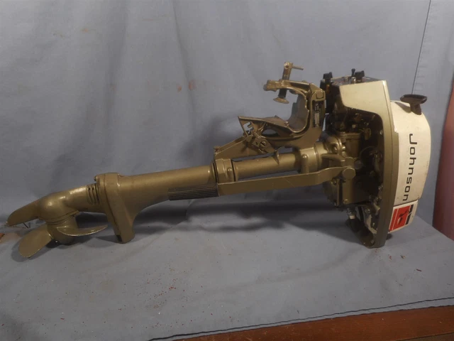 Vintage RUNNING Johnson 2HP Boat Motor Outboard 2R73B Sea-Horse, (no stand) Vintage RUNNING Johnson 2HP Boat Motor Outboard 2R73B Sea-Horse, (no stand)