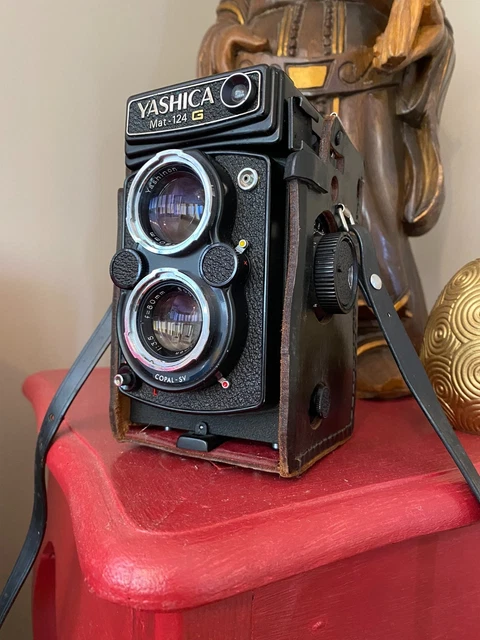 YASHICA MAT 124 G : Appareil photographique au format 6x6, fabriqué au