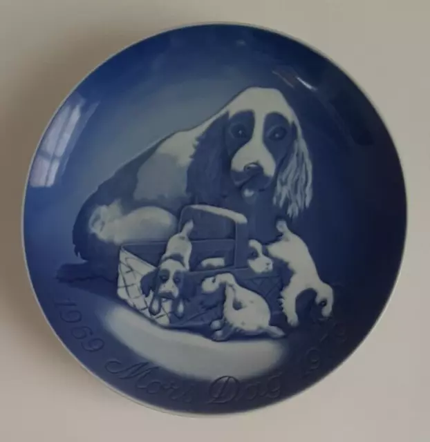 Bing & Grondahl Copenhagen Denmark Porcelain Mothers Day Plate DOG 1979