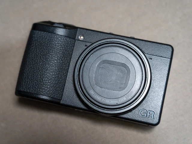 Ricoh Gr III Compact Digital Camera 24.2MP APS-C Sensor - BLACK