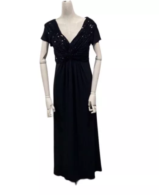 Calvin Klein women’s Size 6 black lace cap sleeve V Neck classic evening gown