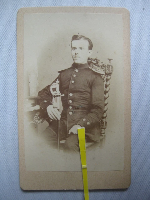 frühes cdv foto porträt offizier soldat degen militsch schlesien um 1860 - 1870