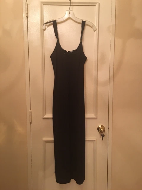 Vanity Fair Size 32 Black Long Full Slip. 41” L -Top Of Frnt To Hem.  Prom./Wedd