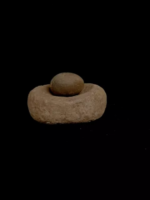 Molino de mano del Neolítico   .Reproduccion REMONEDA