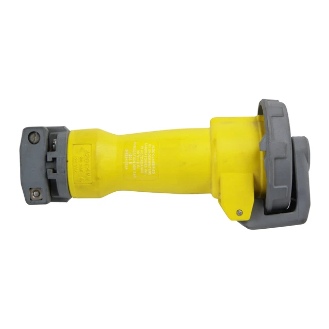 Hubbell 320C4W 2-Pole 3-Wire 20A 125V Watertight Pin And Sleeve Connector Body
