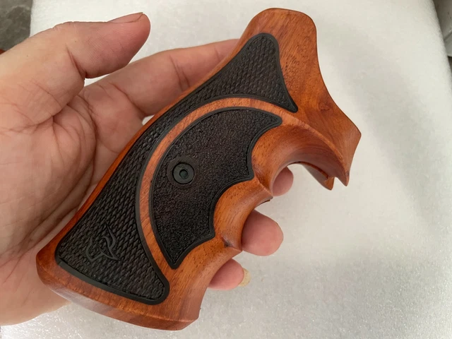 New Wood Target Grips For Taurus Tracker/Judge (Select Models) - Checkered With Bull Art