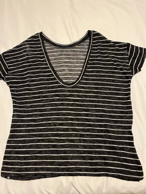 BillaBong Essentials Womens Top Size Medium V-Neck Wear Two Ways Tag NWT Striped