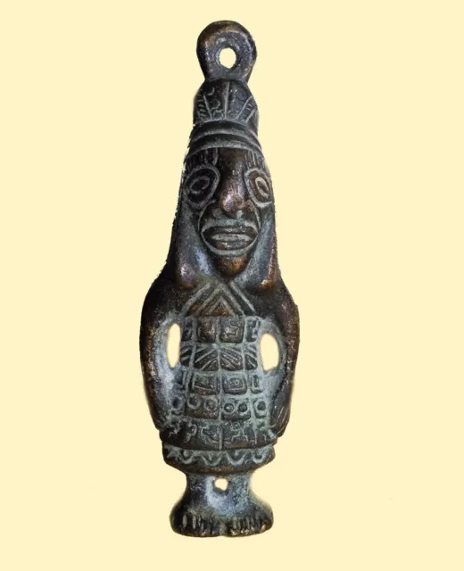 Ancienne Amulette En Bronze Representant Un Personnage Debout - Afrique