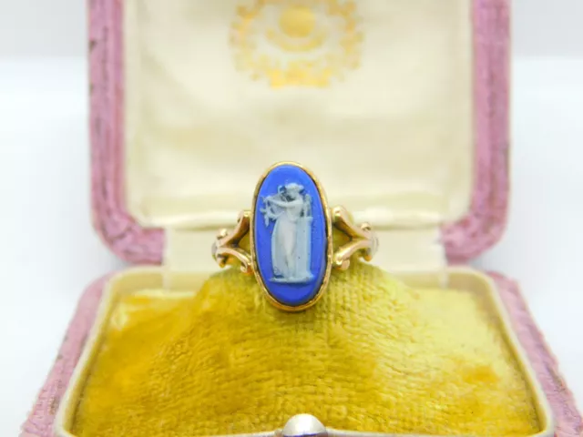 Victorian 9ct Rose Gold & Wedgwood Jasperware Classical Ring c1890 Antique
