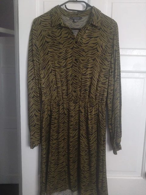 green emerald velvet dress Green Snake Print Dress main image 1