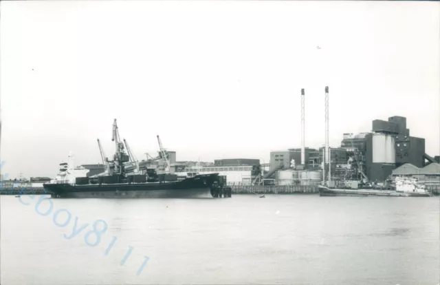 Maltese MV Lita & russian MV ladoga IG silvertown 1999 ship photo