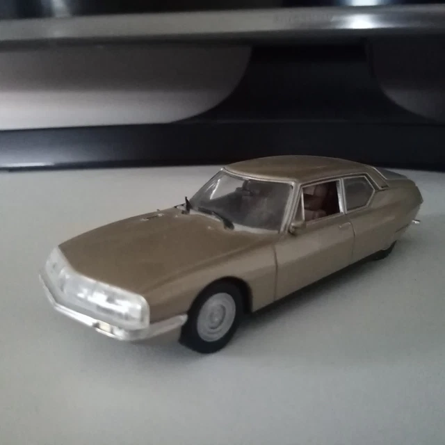 Voiture Miniature Dinky Toys - Citroën SM Maserati Or - Échelle 1:43 - Collection Atlas