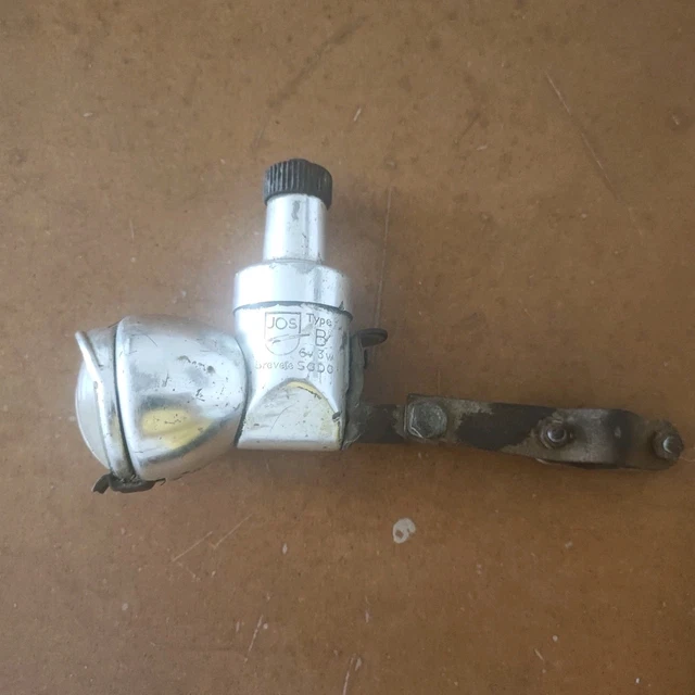 Lot De 2 Anciens Phares De Vélo - Dont Un JOS Nantua (réduction Possible)