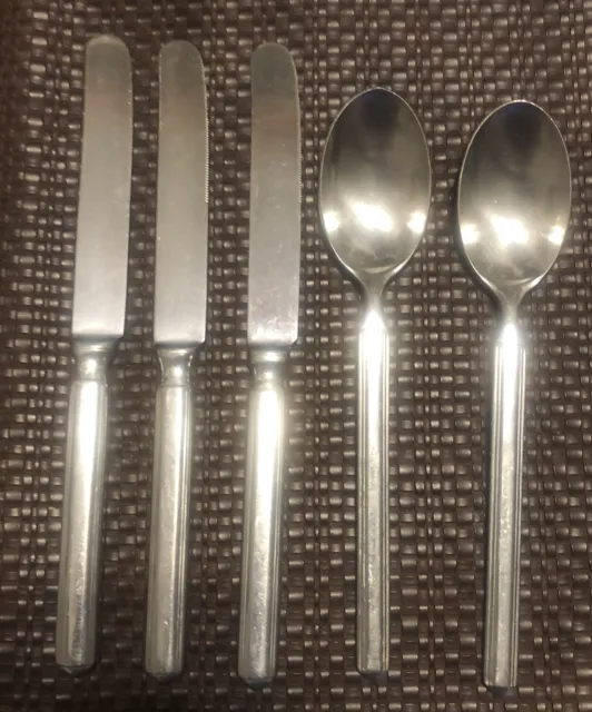5 Piece Calderoni ITALY Stainless Flatware Outlined Edge Pointed Handle