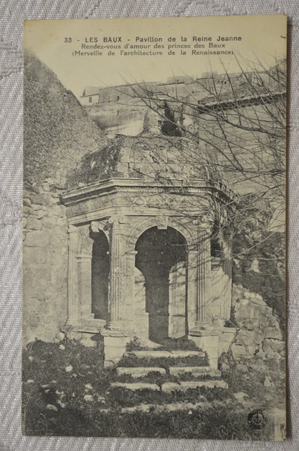 CPA ""LES BAUX - Queen Jeanne Pavilion