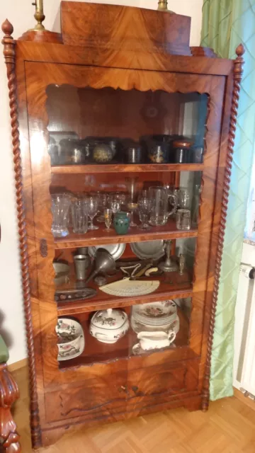 Zierliche Biedermeier Vitrine