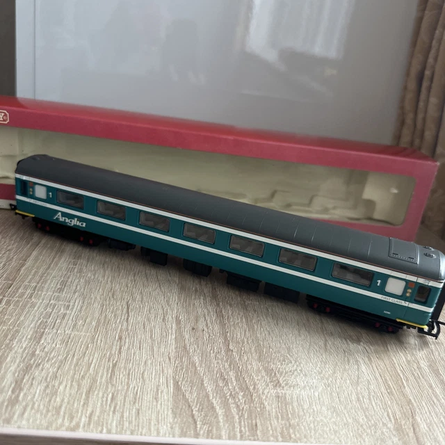 HORNBY R4137C ANGLIA Railways Mk2 1st Class Coach 3290 £40.20 - PicClick UK