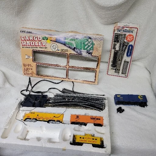 LIFE LIKE TRAINS Union Pacific HO Scale Electric Train Set No 8803 Not