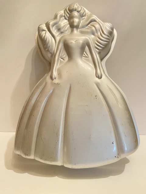 Wilton Vintage Barbie Cake Pan Baking Mold 1992 #2105-2551 Marked.